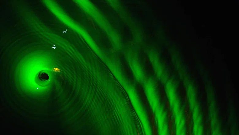 Black Holes: The Edge of All We Know screenshot 1