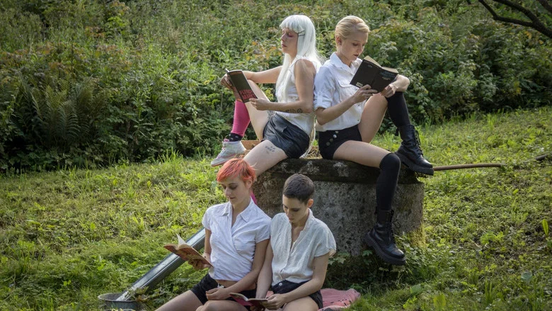 The Sad Girls of the Mountains screenshot 2