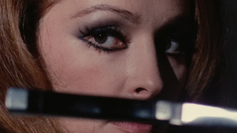 Death Walks on High Heels screenshot 1