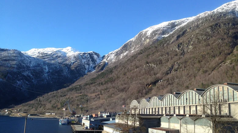 Frå solside til skuggeland? -Industristaden Ålvik i Hardanger screenshot 1