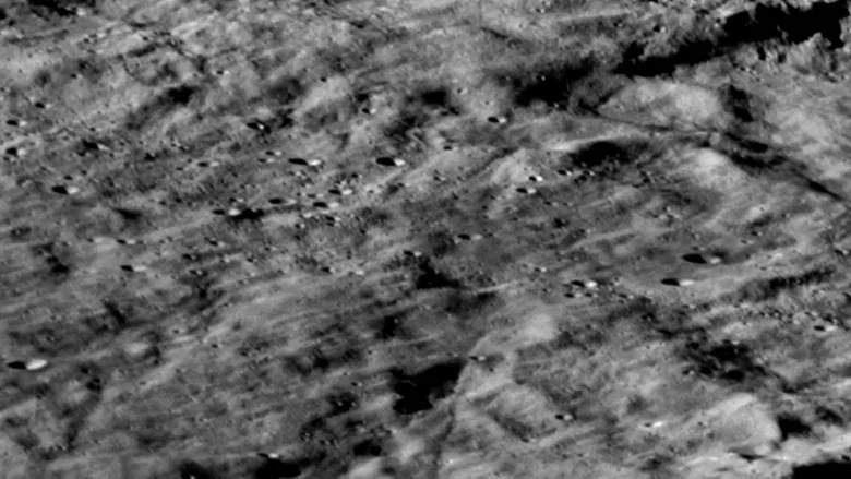 Aliens on the Moon: The Truth Exposed screenshot 2