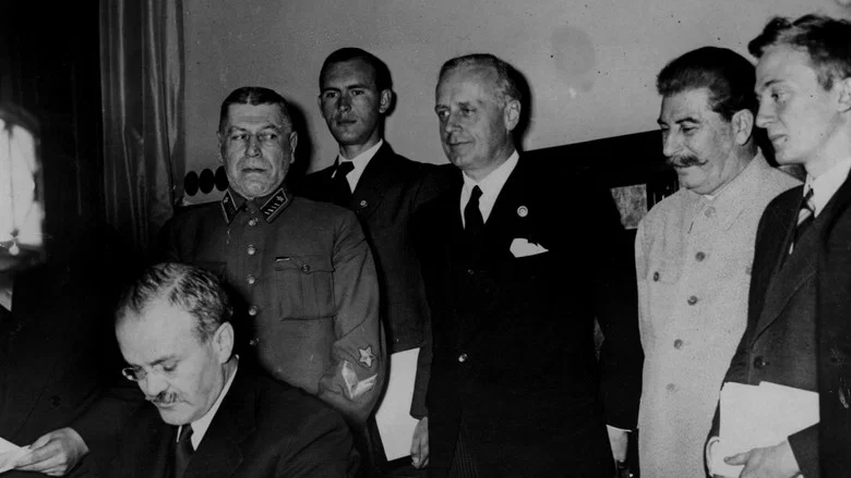 The Hitler–Stalin Pact screenshot 1