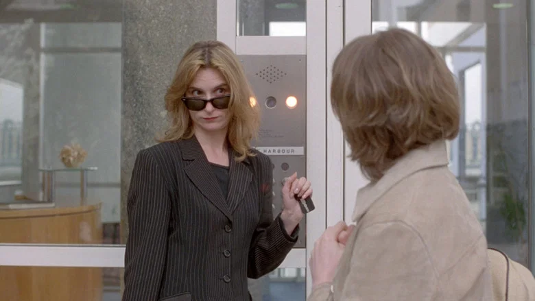 Career Girls screenshot 8