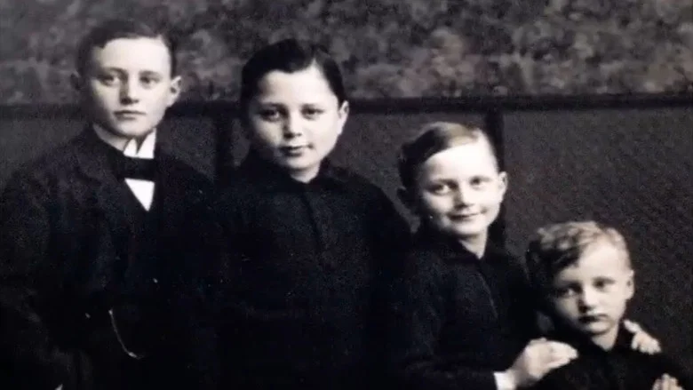 Secret Courage: The Walter Suskind Story screenshot 2