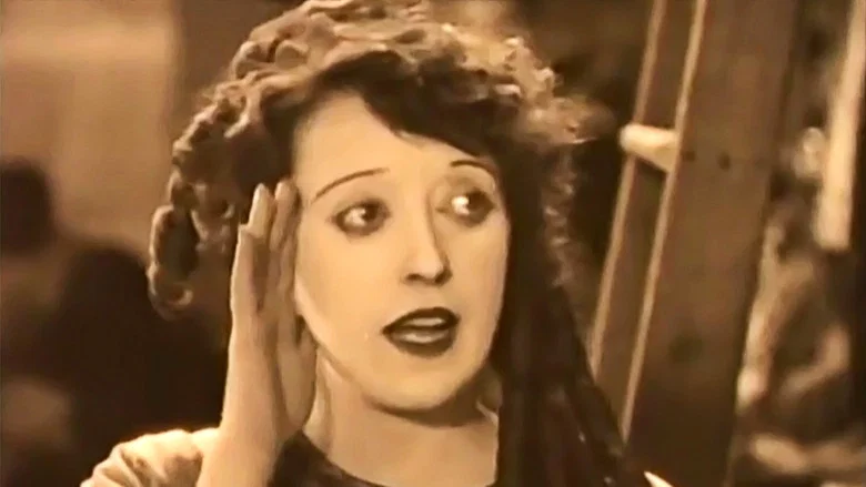 The Extra Girl screenshot 4