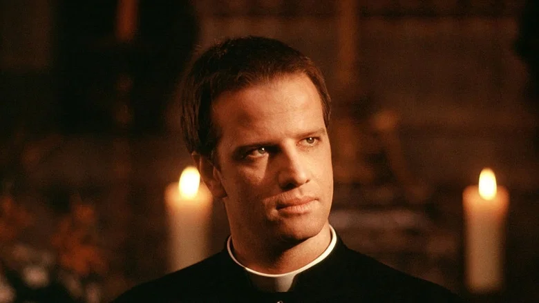 To Kill a Priest screenshot 4