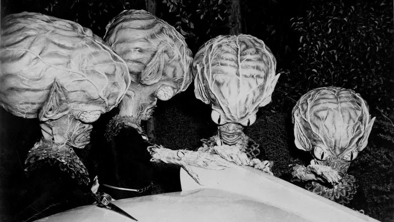 Invasion of the Saucer Men screenshot 1