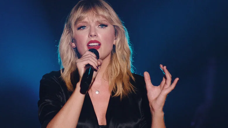 Taylor Swift City of Lover Concert screenshot 6