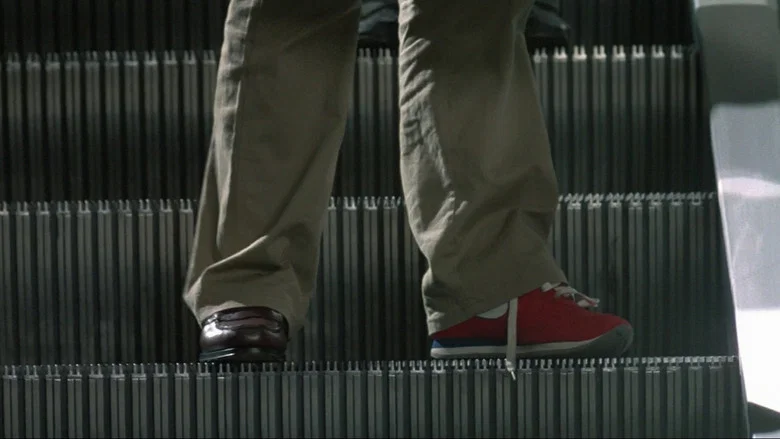 The Man with One Red Shoe screenshot 3