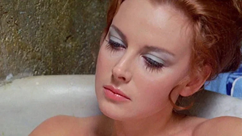 The Forbidden Photos of a Lady Above Suspicion screenshot 4