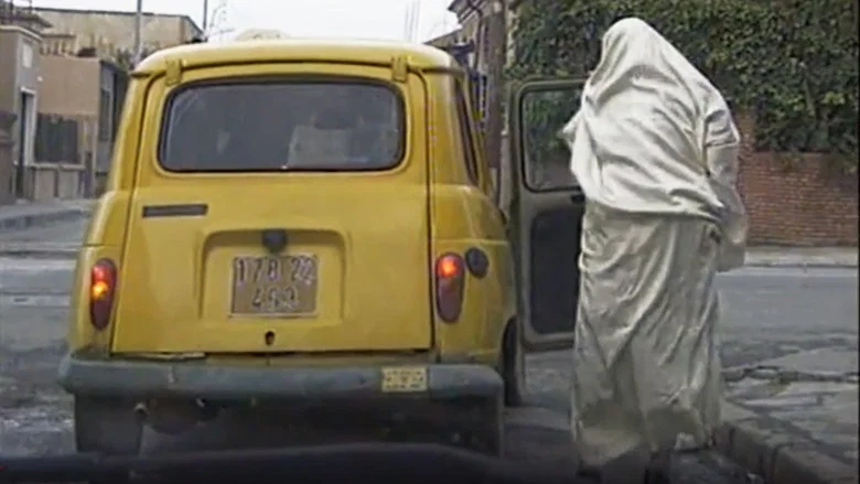 A Female Cabby in Sidi Bel-Abbès screenshot 2
