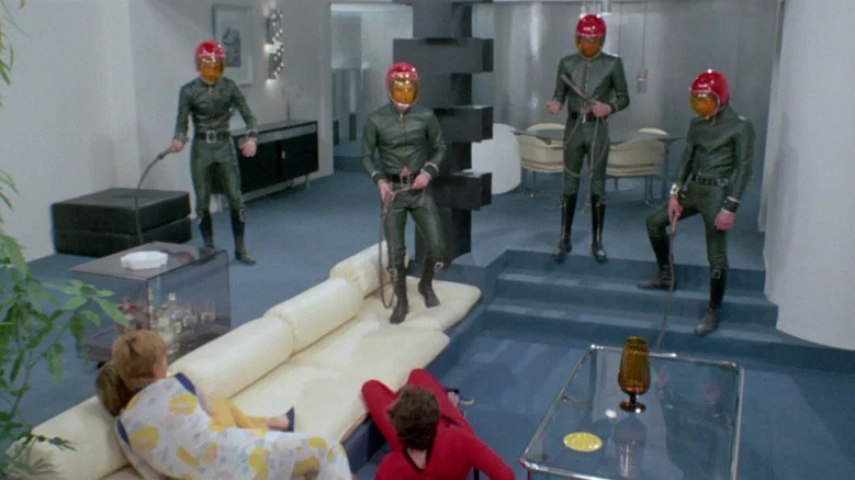 Murder in a Blue World screenshot 3