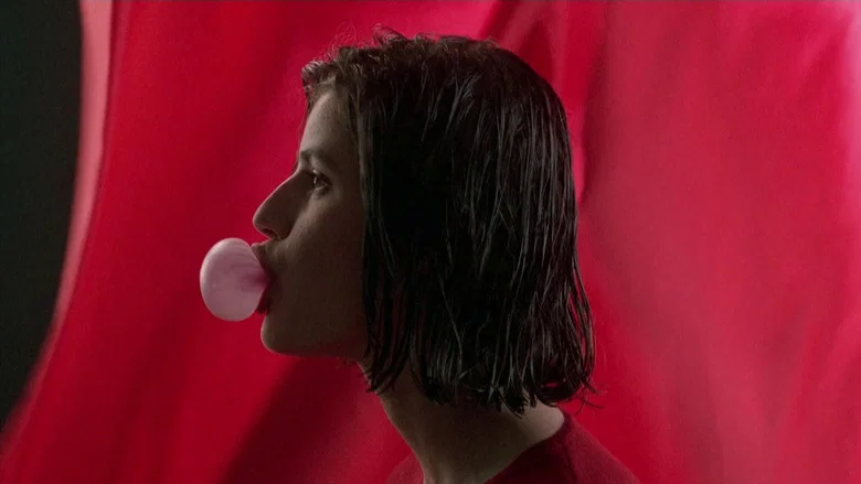 Three Colors: Red screenshot 7