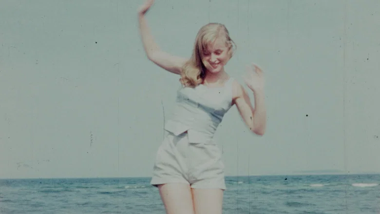 Flickering Ghosts of Love Gone By screenshot 1
