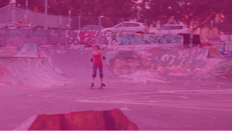 Girls and Boxes screenshot 1