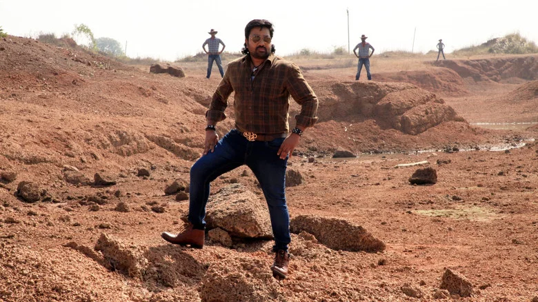 Tamizh Padam 2 screenshot 7