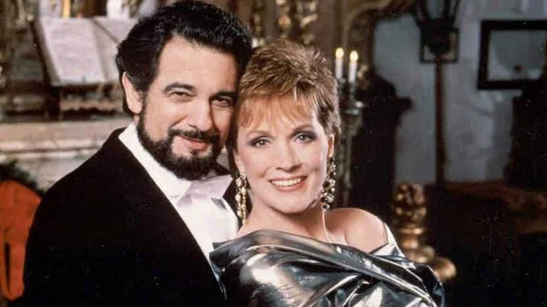 Julie Andrews: The Sound of Christmas screenshot 4
