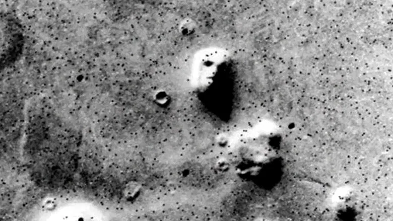 Aliens on the Moon: The Truth Exposed screenshot 4