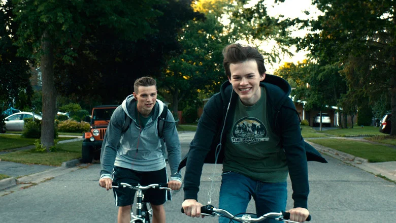 Giant Little Ones screenshot 4