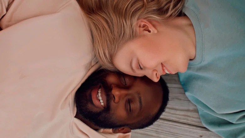 Strangers screenshot 1