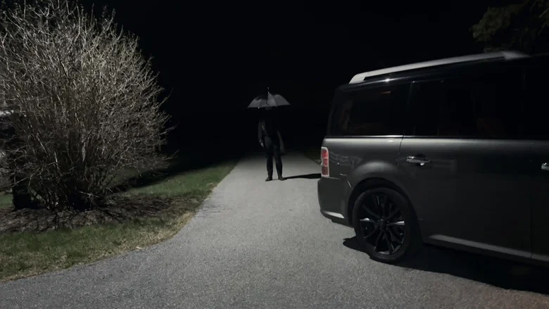 The Man with the Black Umbrella screenshot 4