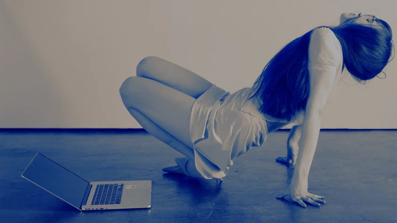[chair movie] screenshot 2