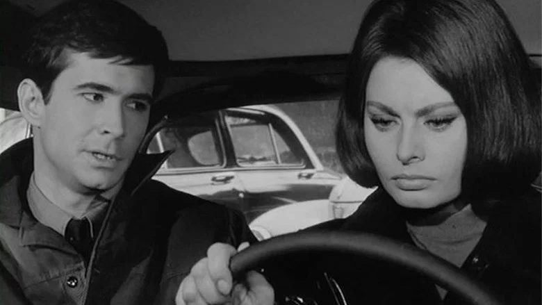 Five Miles to Midnight screenshot 6