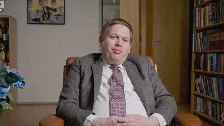 Rasmus Paludan - højrenationalist i børnehøjde screenshot 1