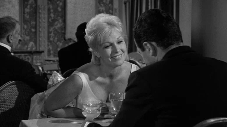 The Notorious Landlady screenshot 3