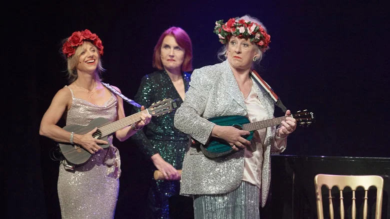 FASCINATING AÏDA: The 40th Anniversary Show! screenshot 1