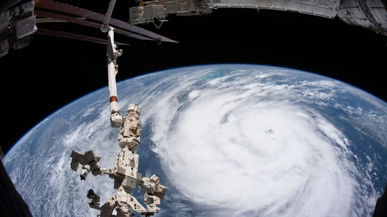Hurricanes From Above screenshot 1