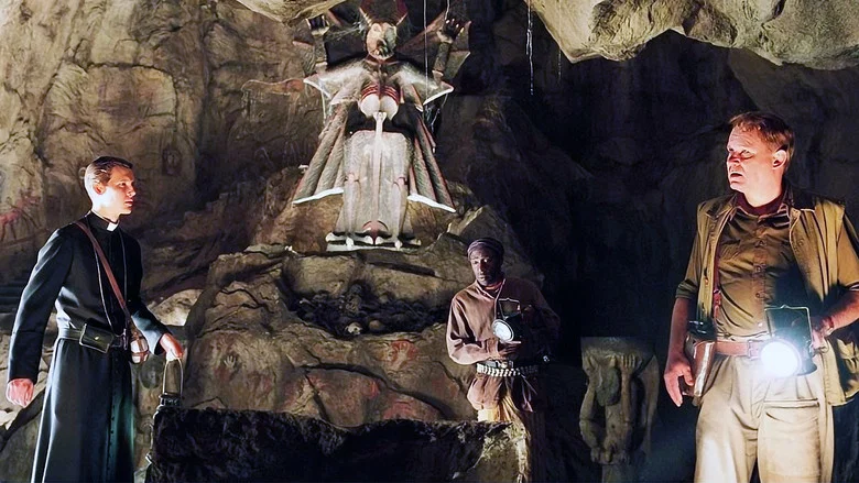 Dominion: Prequel to The Exorcist screenshot 3