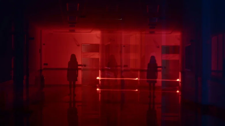 THE WORLD IS CONSUMING ME AND I CAN'T RUN AWAY FROM THE FALL screenshot 4